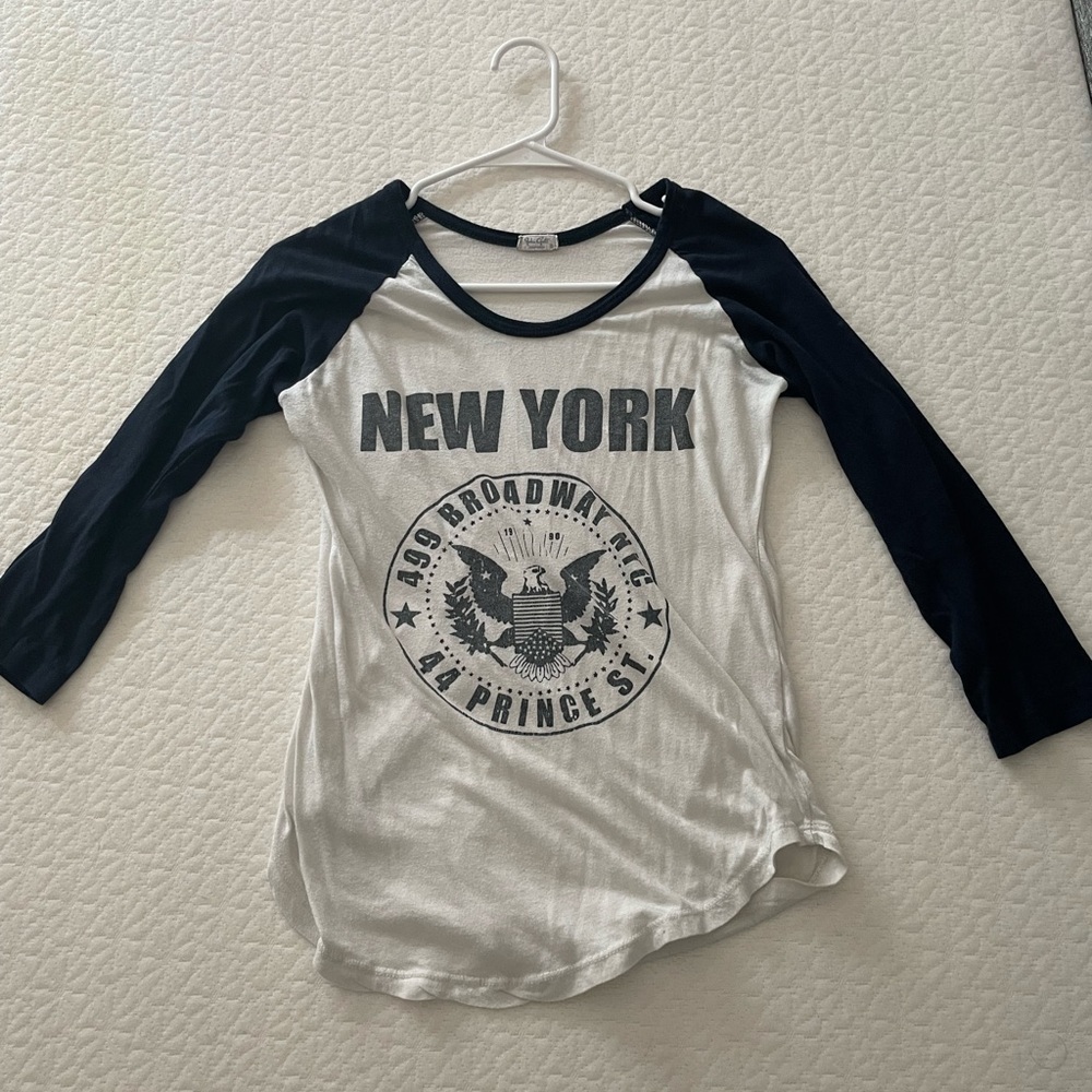 Brandy Melville New York Tee💙
